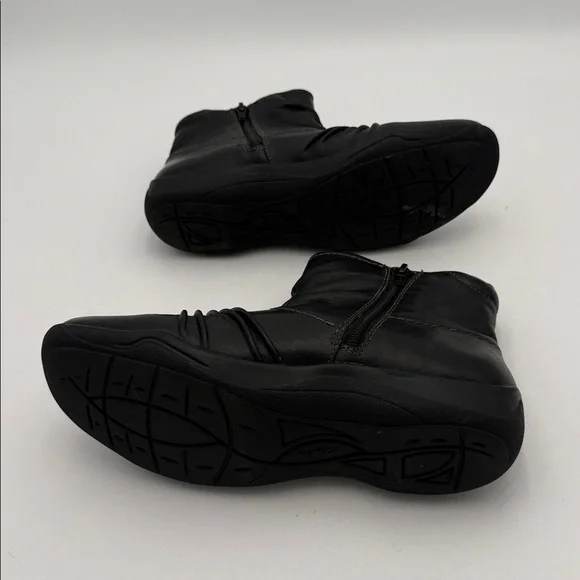 Clarks Black Ankle leather Boots women 8W Side Zipper casual office retro Y2K - Picture 9 of 11